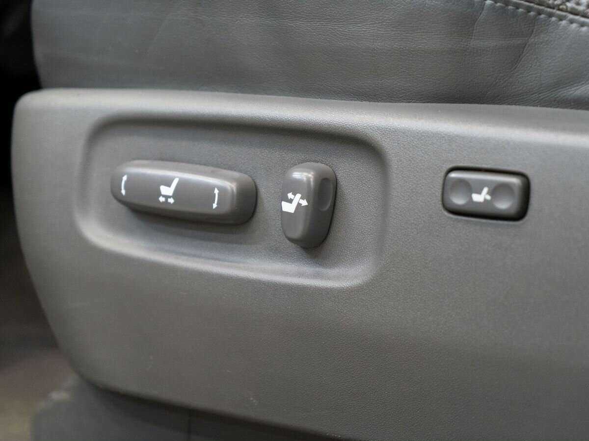 Toyota Land Cruiser Prado с пробегом — 2008 год. Фото: #17