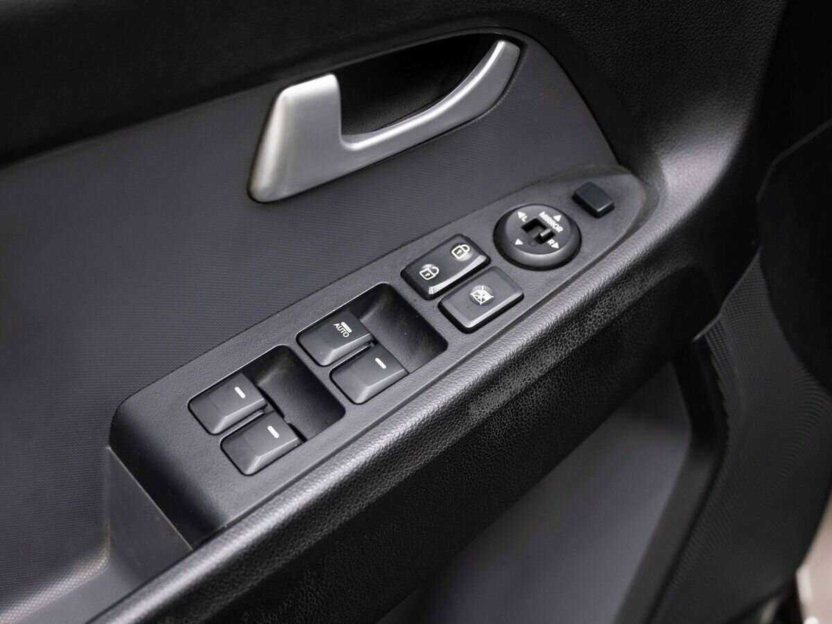 Kia Sportage с пробегом — 2011 год. Фото: #17