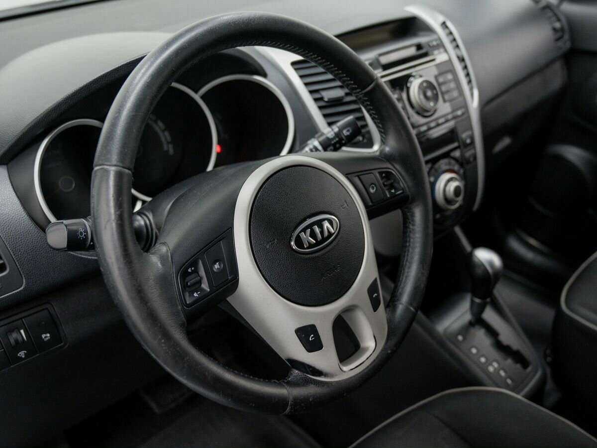 Kia Venga с пробегом — 2012 год. Фото: #11