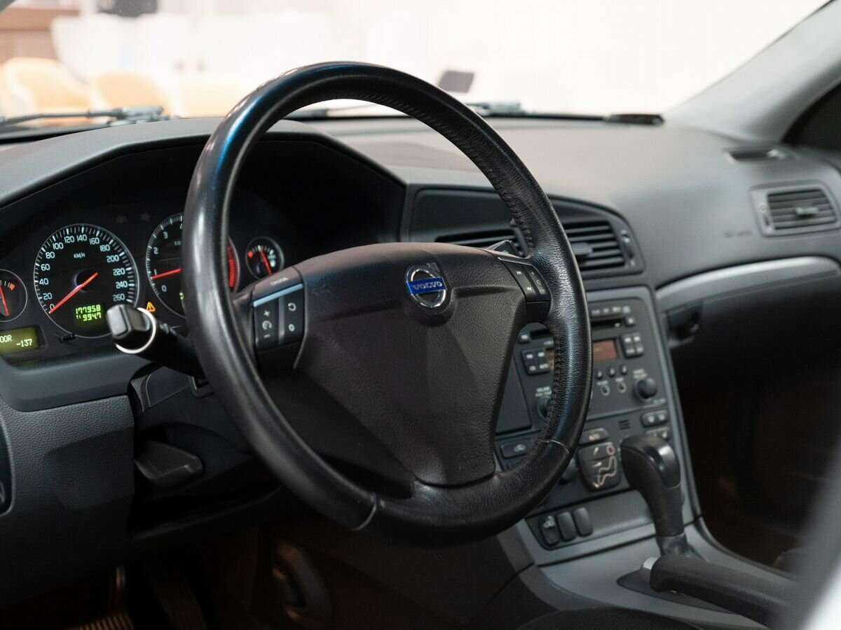 Volvo S60 с пробегом — 2008 год. Фото: #4