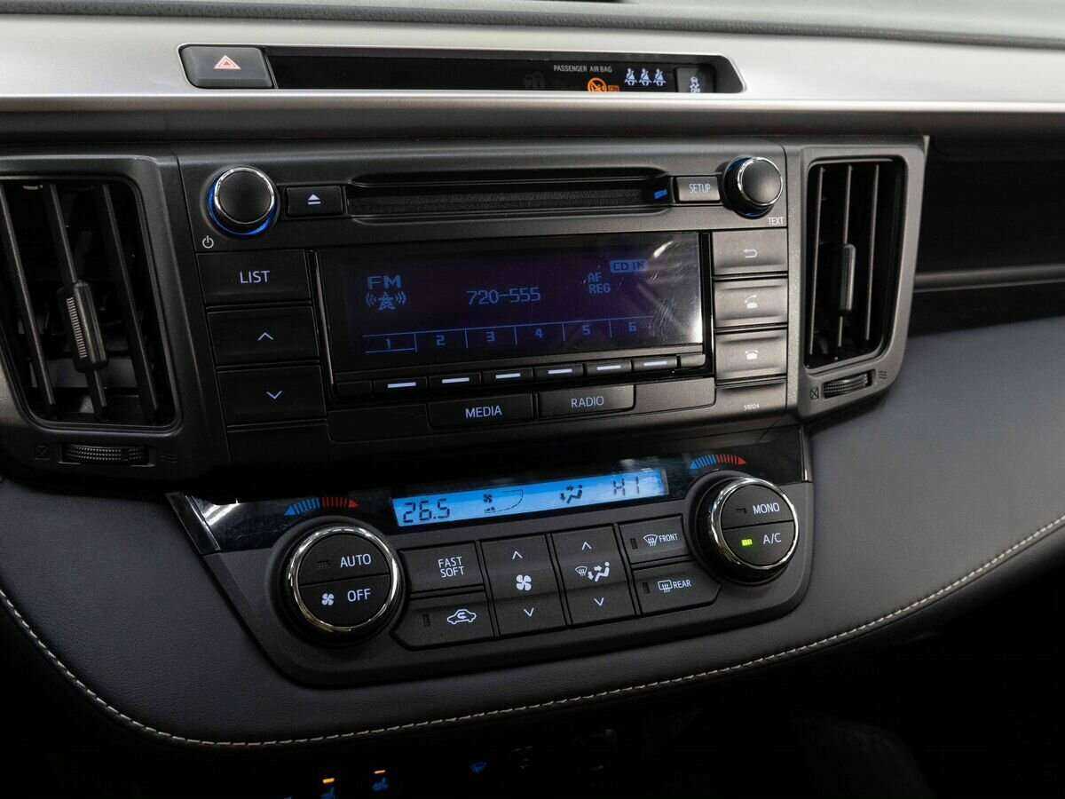 Toyota RAV4 с пробегом — 2018 год. Фото: #23