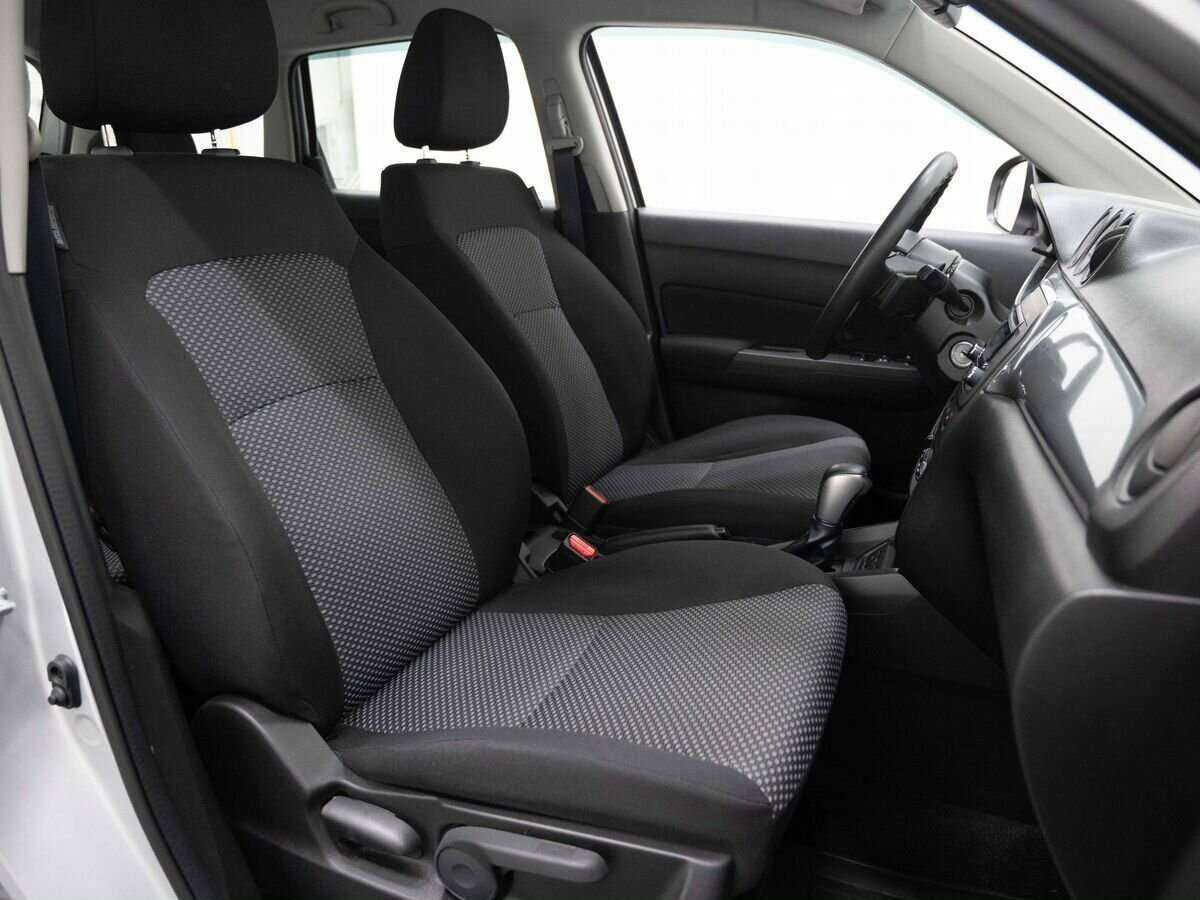 Suzuki Vitara с пробегом — 2015 год. Фото: #9