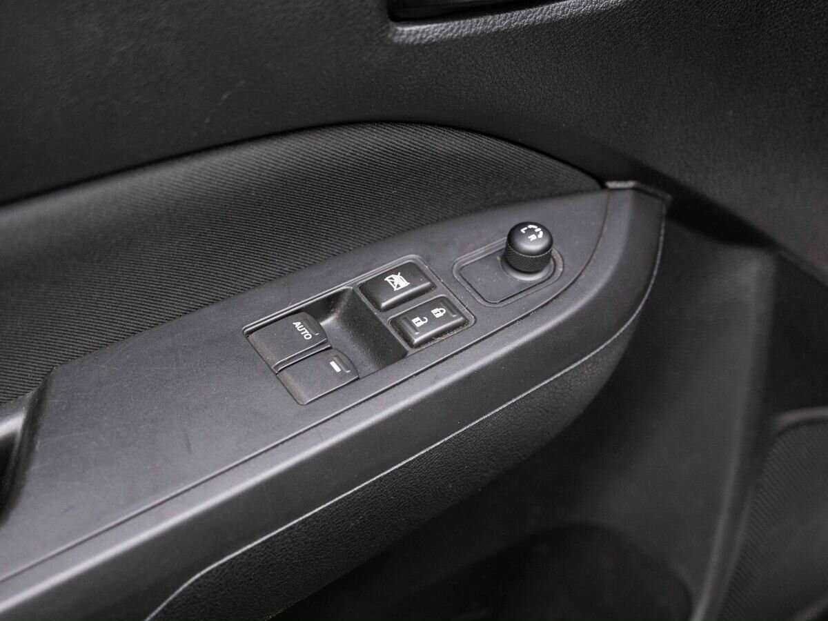 Suzuki Vitara с пробегом — 2015 год. Фото: #14