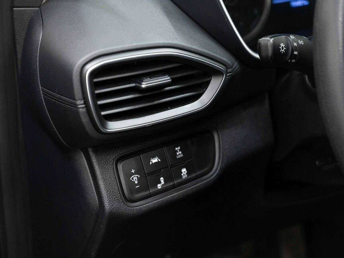 Hyundai Santa Fe с пробегом — 2019 год. Фото: #16