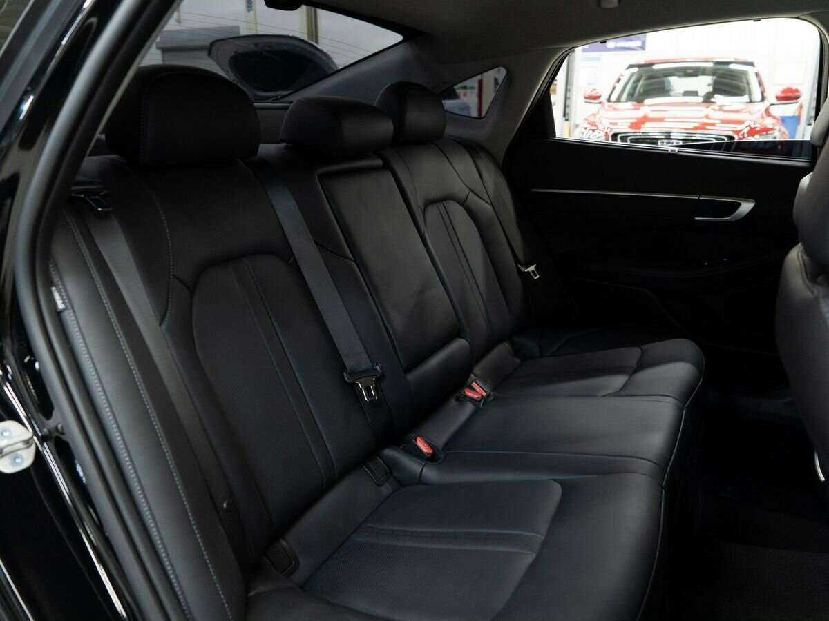 Hyundai Sonata с пробегом — 2023 год. Фото: #7