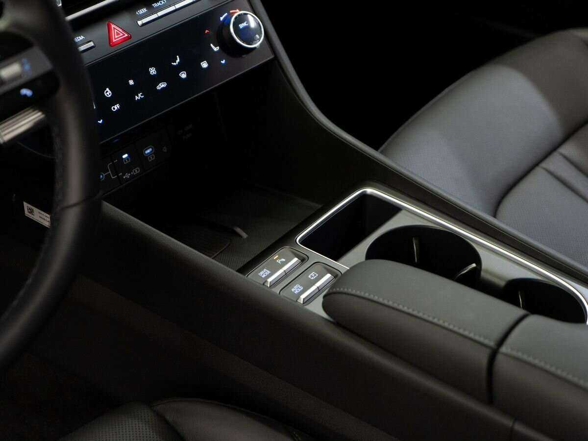 Hyundai Sonata с пробегом — 2023 год. Фото: #11