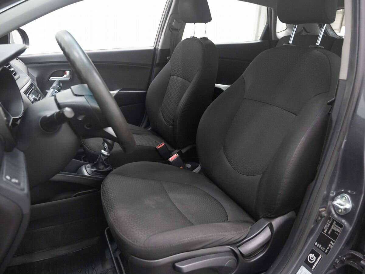 Kia Rio с пробегом — 2013 год. Фото: #7