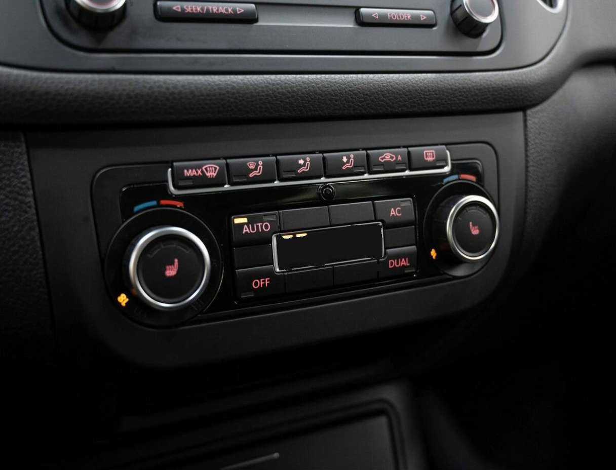 Volkswagen Golf Plus с пробегом — 2011 год. Фото: #18