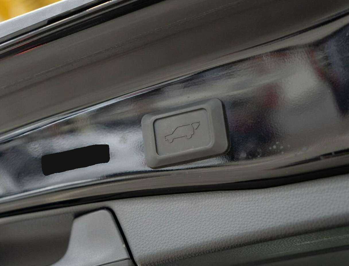 Toyota RAV4 с пробегом — 2019 год. Фото: #7