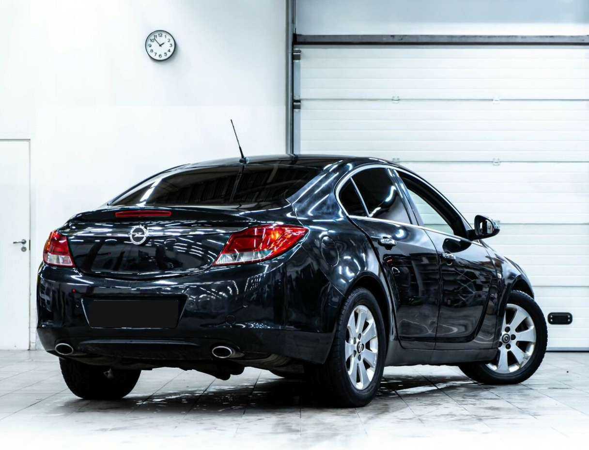 Opel Insignia с пробегом — 2011 год. Фото: #2