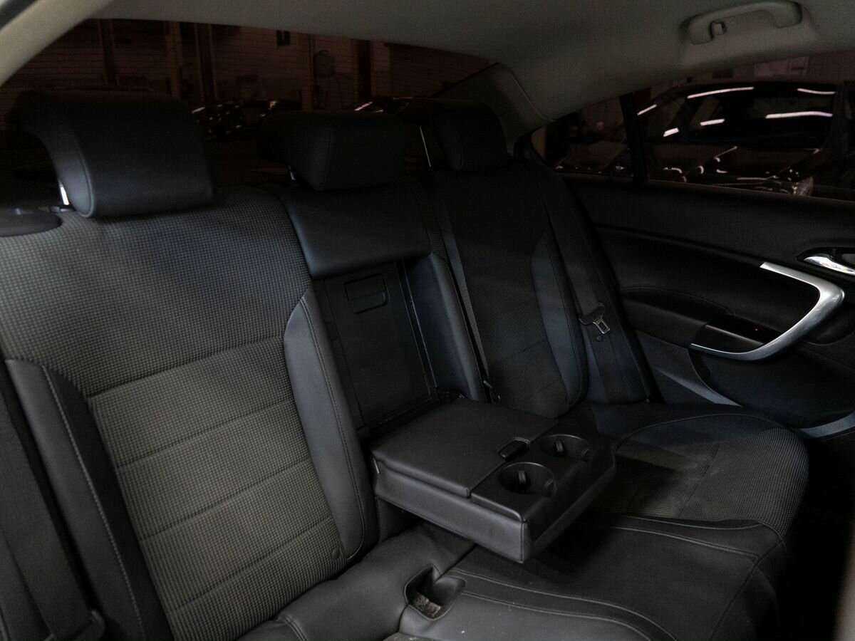 Opel Insignia с пробегом — 2011 год. Фото: #7