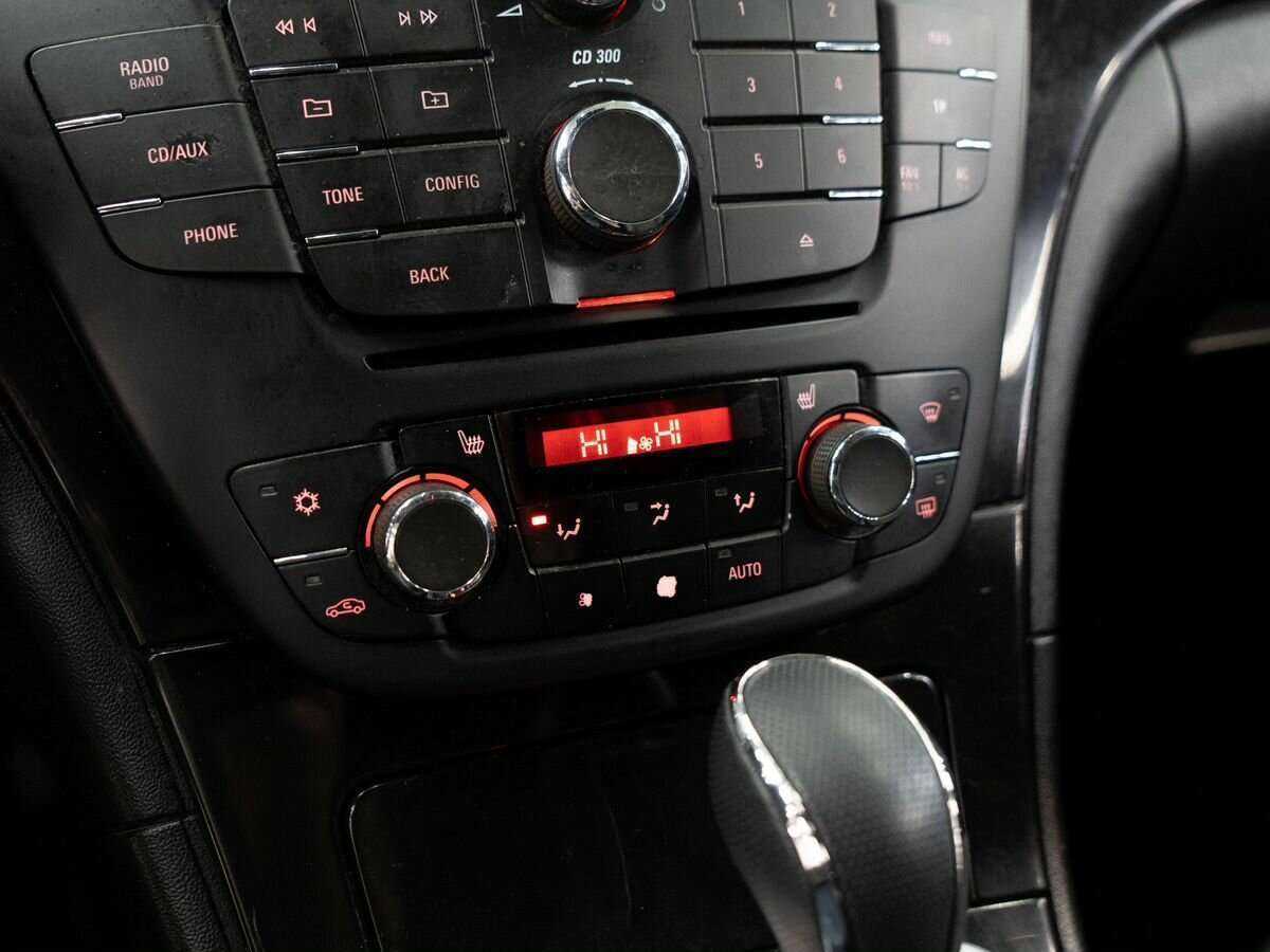 Opel Insignia с пробегом — 2011 год. Фото: #10