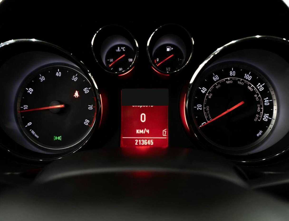 Opel Insignia с пробегом — 2011 год. Фото: #11