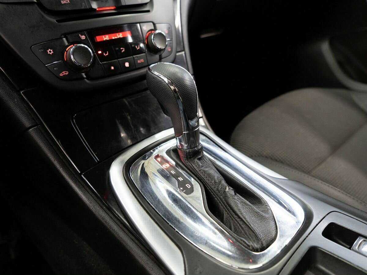 Opel Insignia с пробегом — 2011 год. Фото: #12