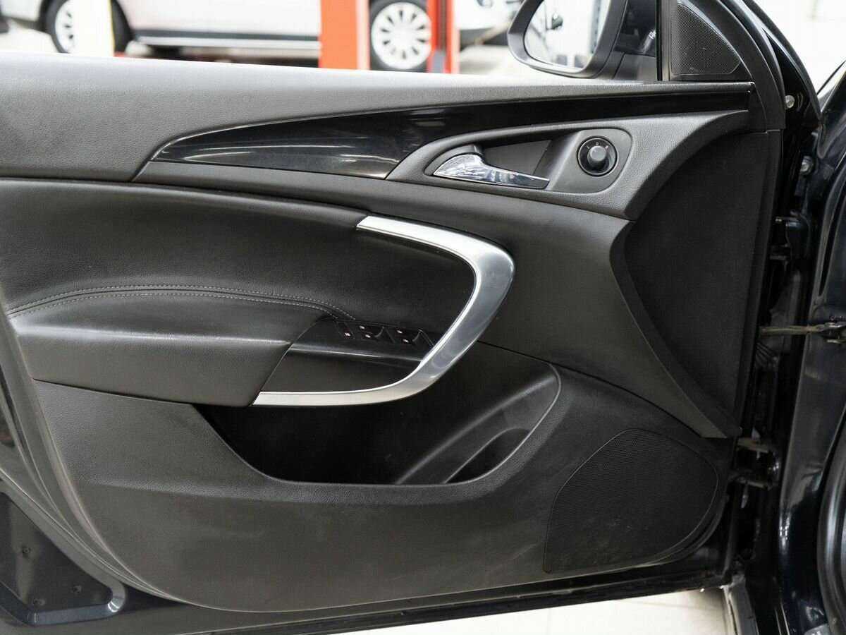 Opel Insignia с пробегом — 2011 год. Фото: #14