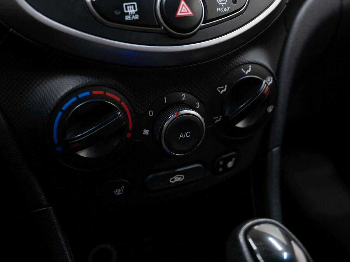 Hyundai Solaris с пробегом — 2014 год. Фото: #18