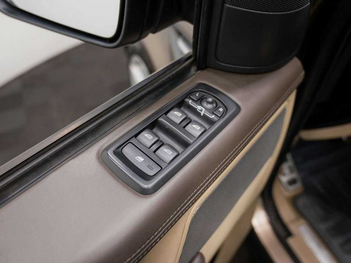 Land Rover Range Rover Sport с пробегом — 2010 год. Фото: #15