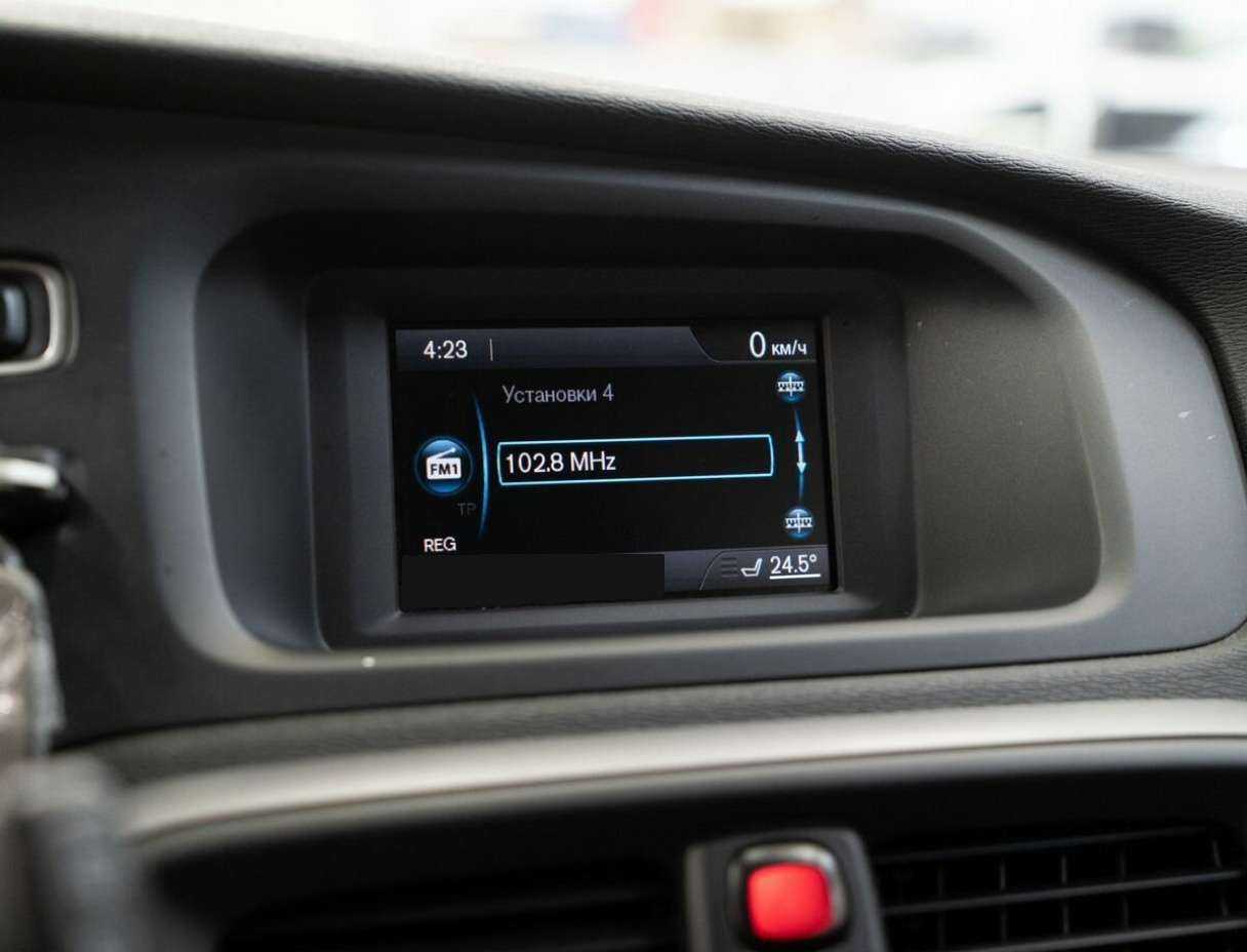 Volvo V40 Cross Country с пробегом — 2013 год. Фото: #10