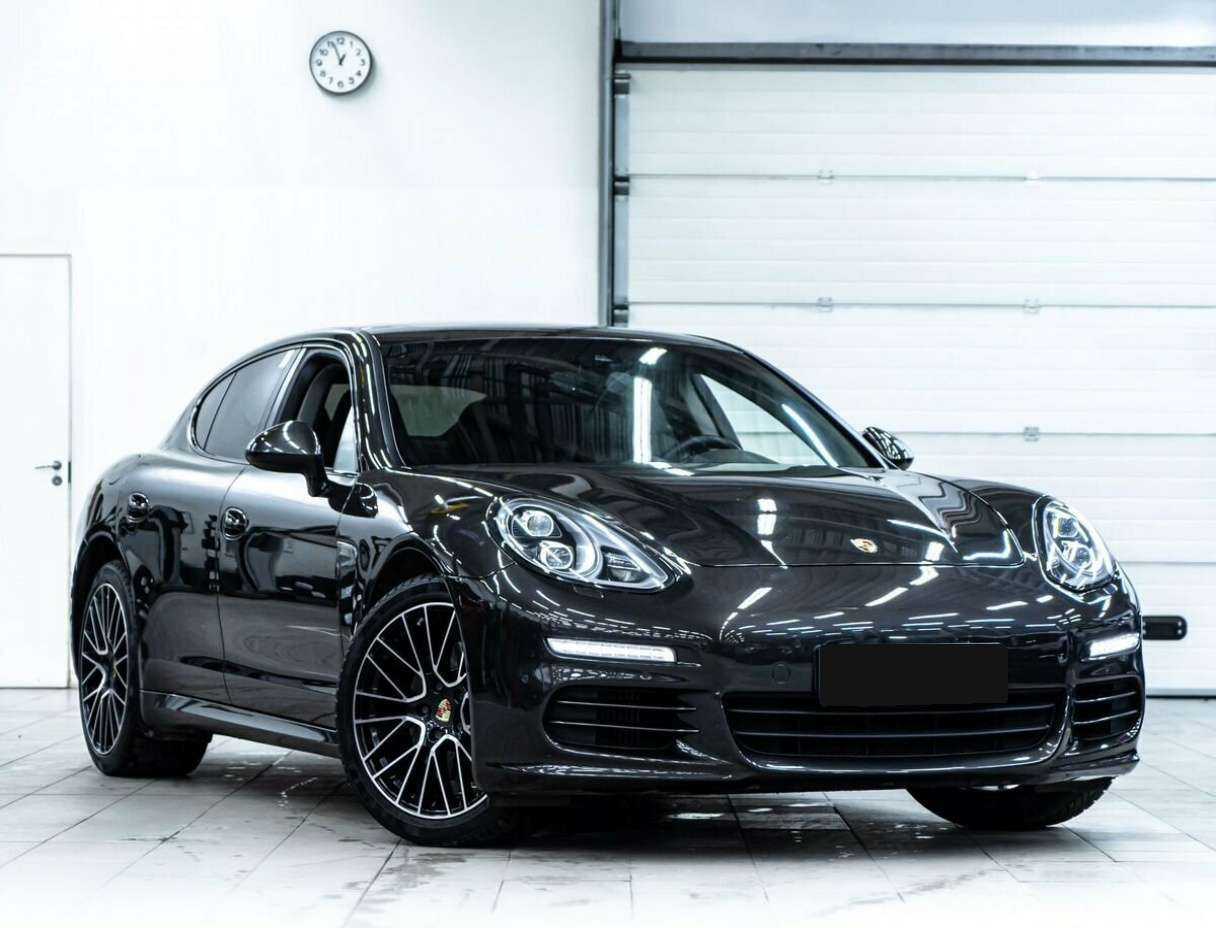 Porsche Panamera с пробегом — 2015 год. Фото: #1
