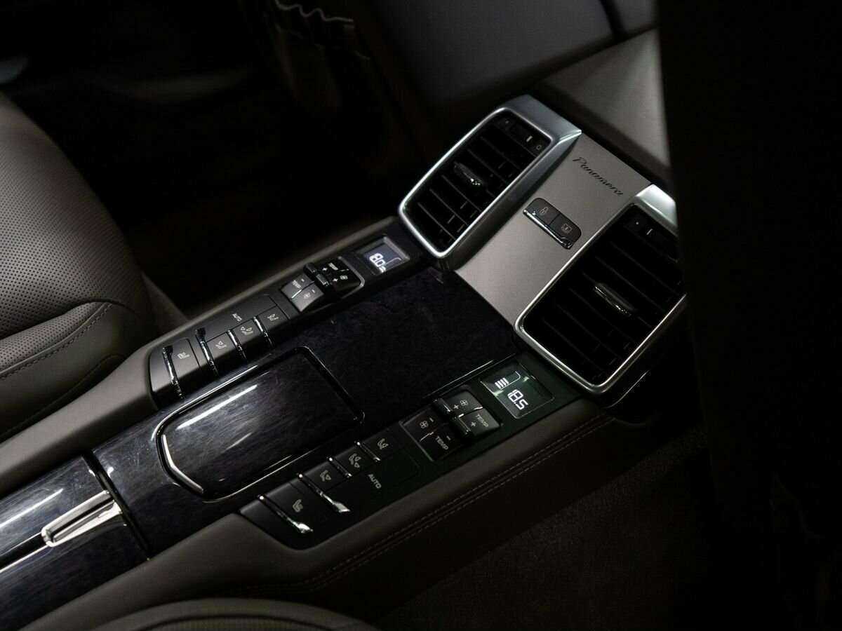 Porsche Panamera с пробегом — 2015 год. Фото: #10