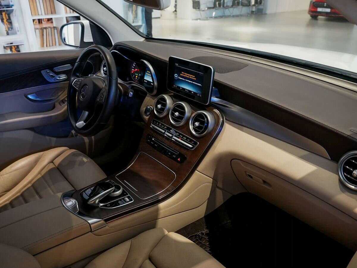 Mercedes-Benz GLC с пробегом — 2015 год. Фото: #6