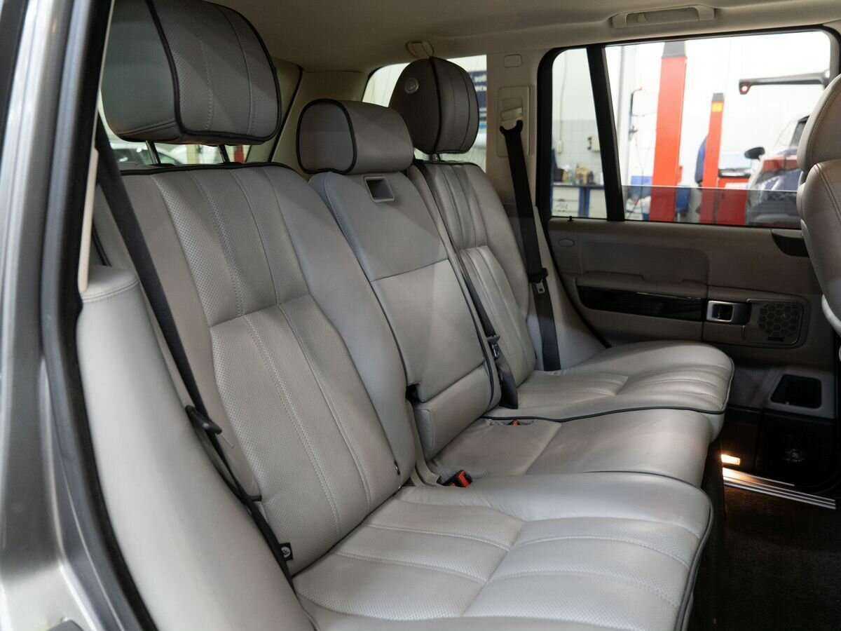 Land Rover Range Rover с пробегом — 2010 год. Фото: #9