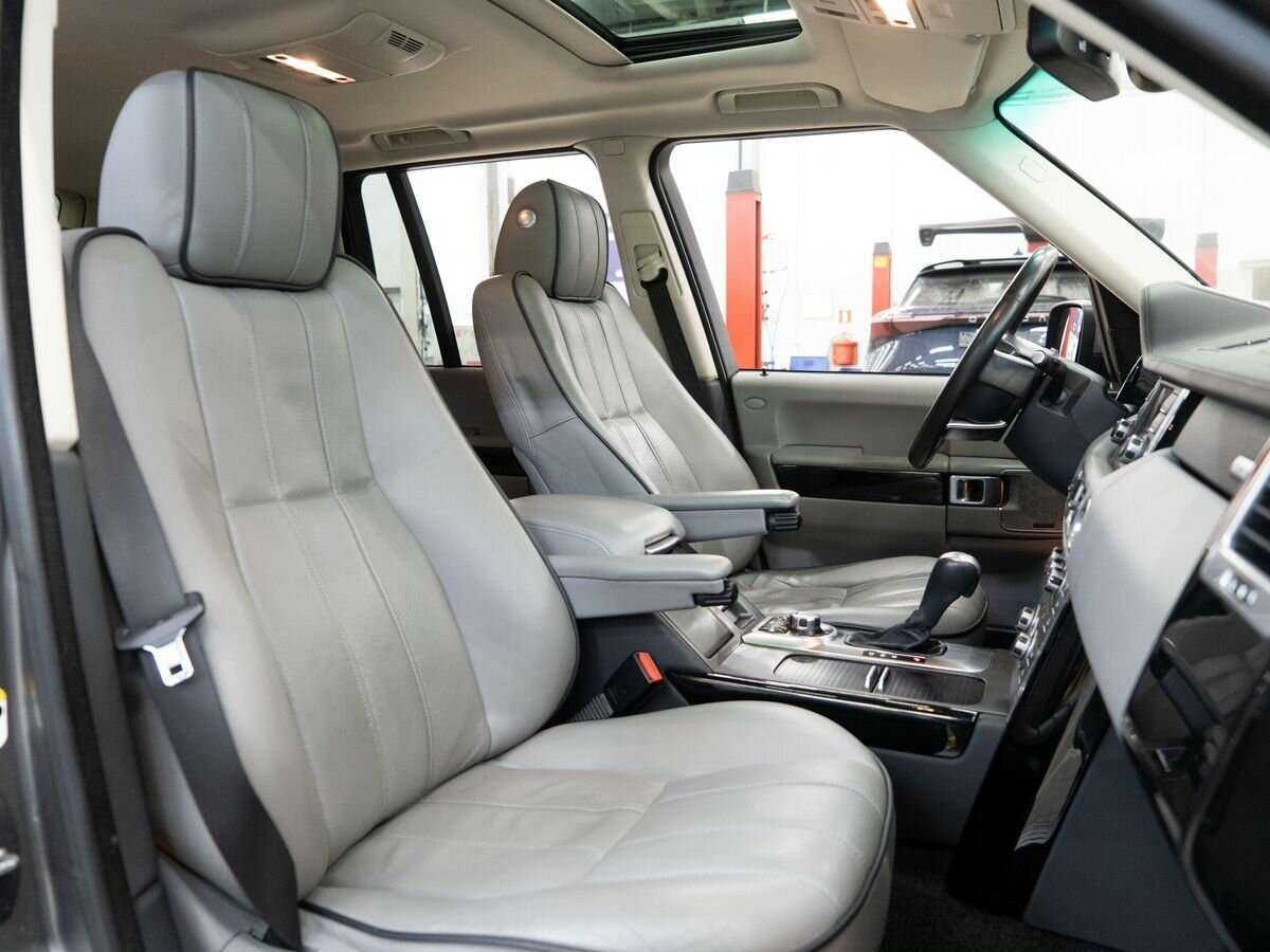 Land Rover Range Rover с пробегом — 2010 год. Фото: #10