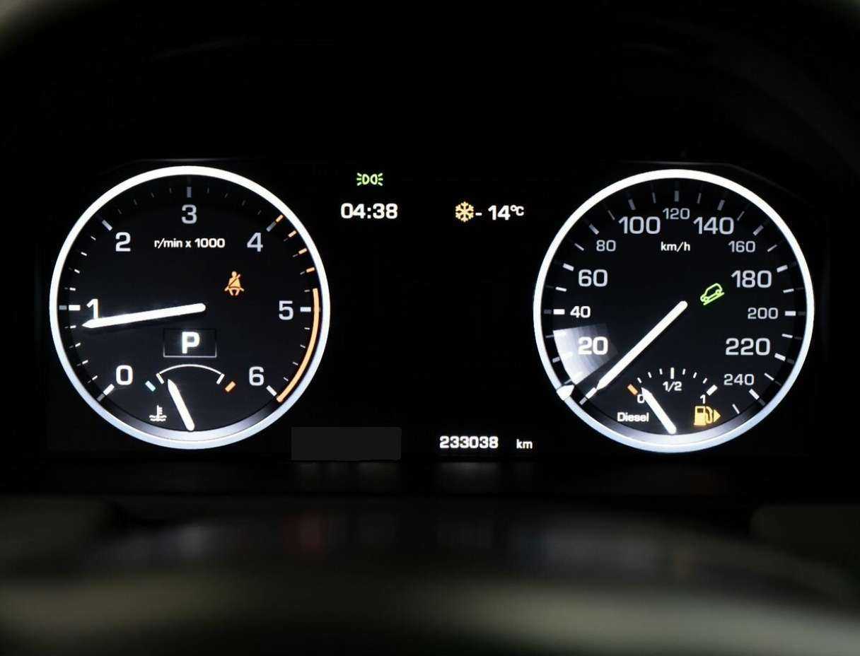 Land Rover Range Rover с пробегом — 2010 год. Фото: #11