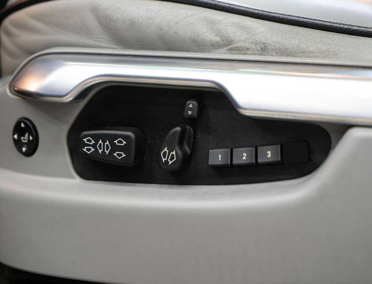 Land Rover Range Rover с пробегом — 2010 год. Фото: #20