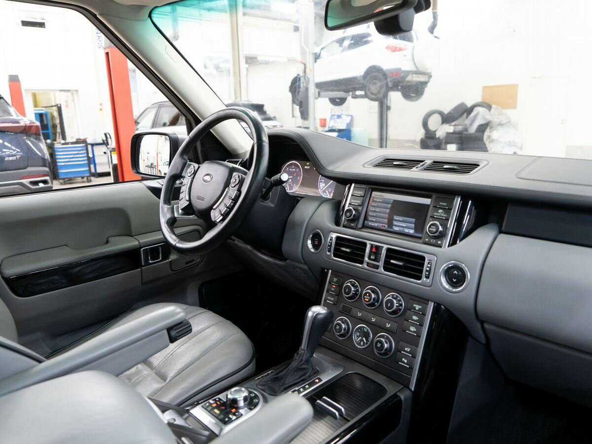 Land Rover Range Rover с пробегом — 2010 год. Фото: #22