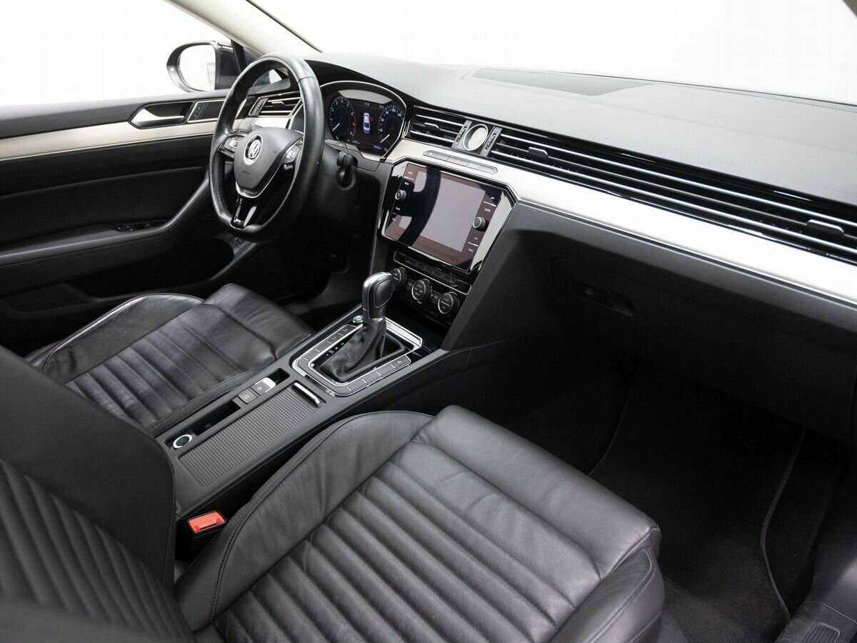 Volkswagen Passat с пробегом — 2019 год. Фото: #10