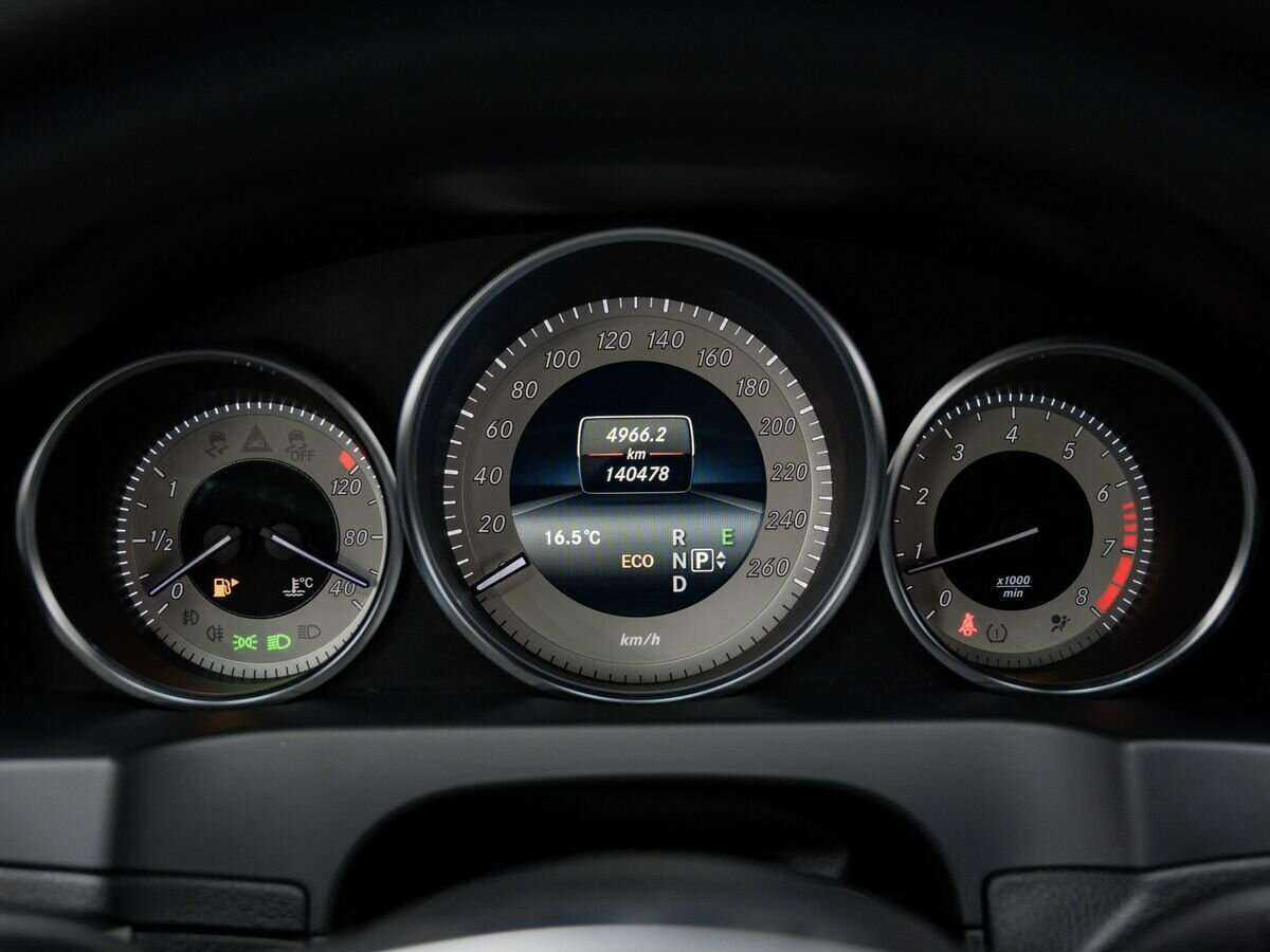 Mercedes-Benz E-Класс с пробегом — 2014 год. Фото: #22