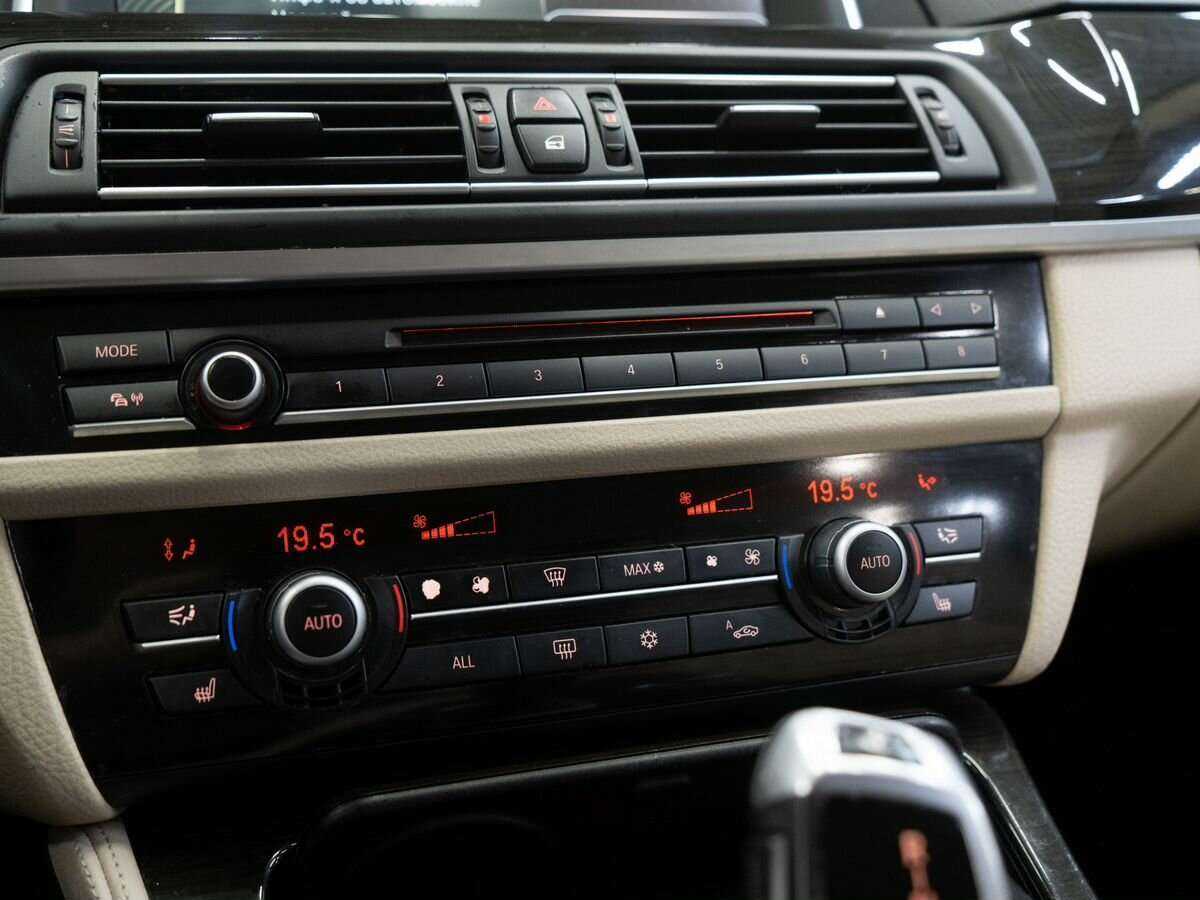 BMW 5 серии с пробегом — 2012 год. Фото: #12