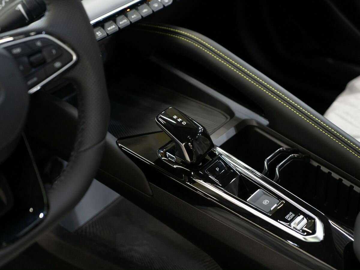 Geely Coolray с пробегом — 2023 год. Фото: #12