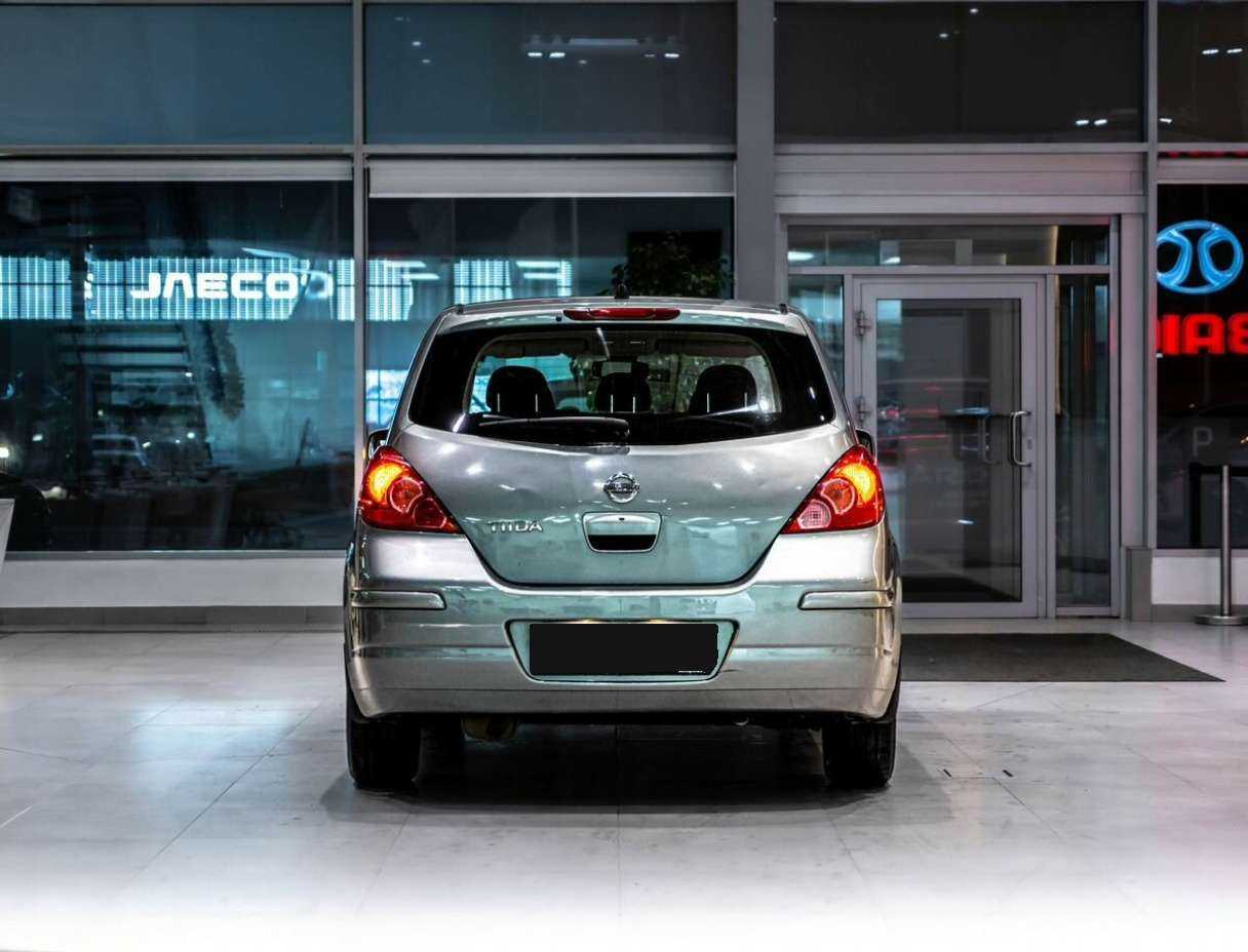 Nissan Tiida с пробегом — 2011 год. Фото: #4
