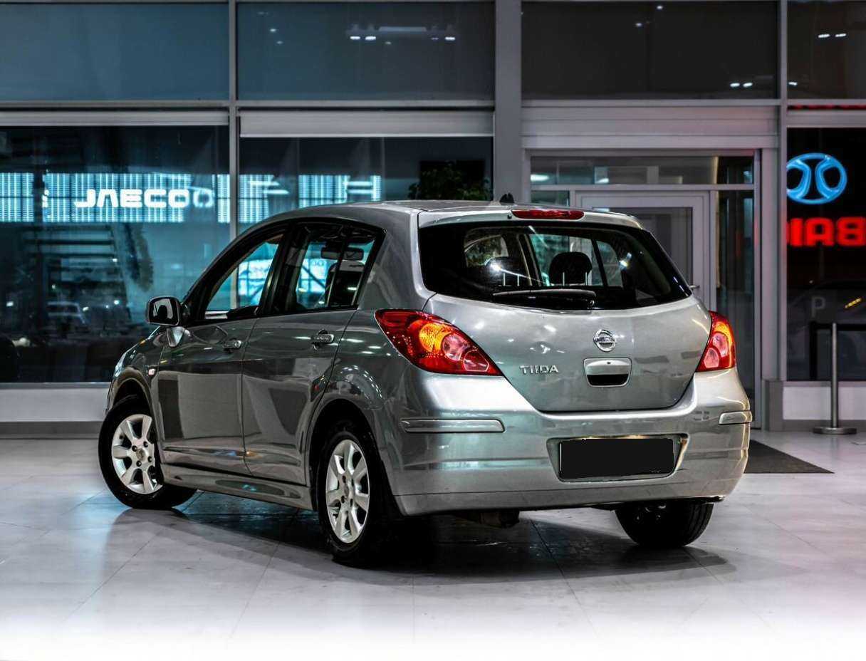 Nissan Tiida с пробегом — 2011 год. Фото: #5