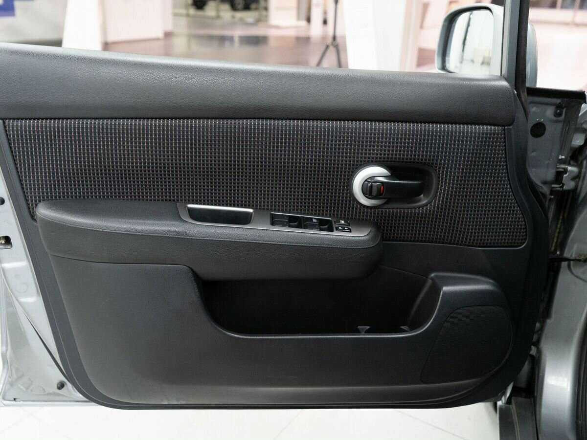 Nissan Tiida с пробегом — 2011 год. Фото: #17