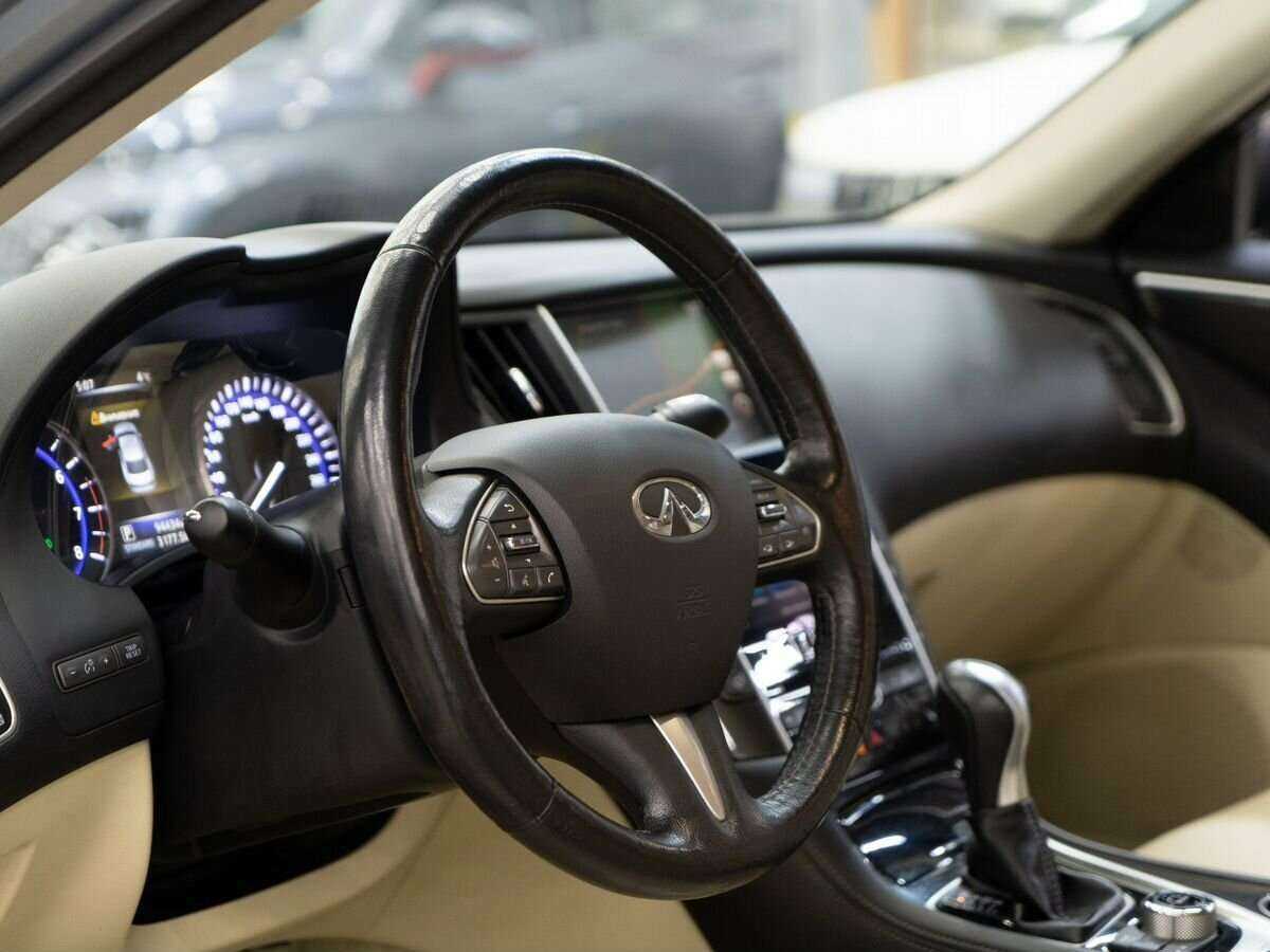 Infiniti Q50 с пробегом — 2014 год. Фото: #4
