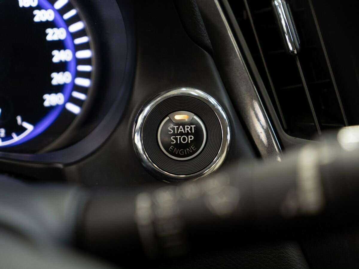 Infiniti Q50 с пробегом — 2014 год. Фото: #9