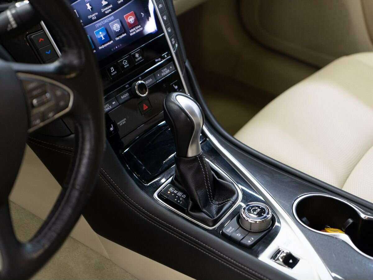 Infiniti Q50 с пробегом — 2014 год. Фото: #10