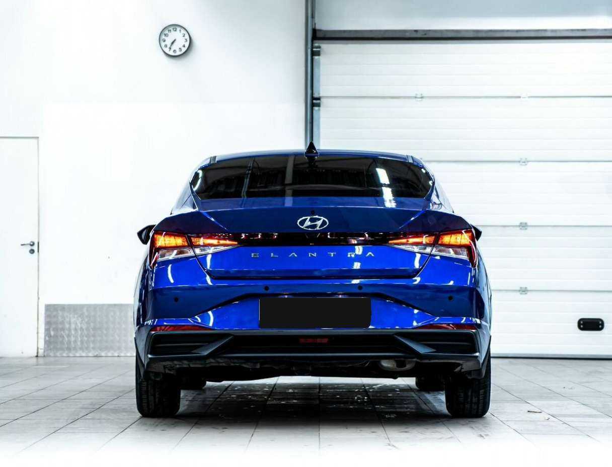 Hyundai Elantra с пробегом — 2021 год. Фото: #3