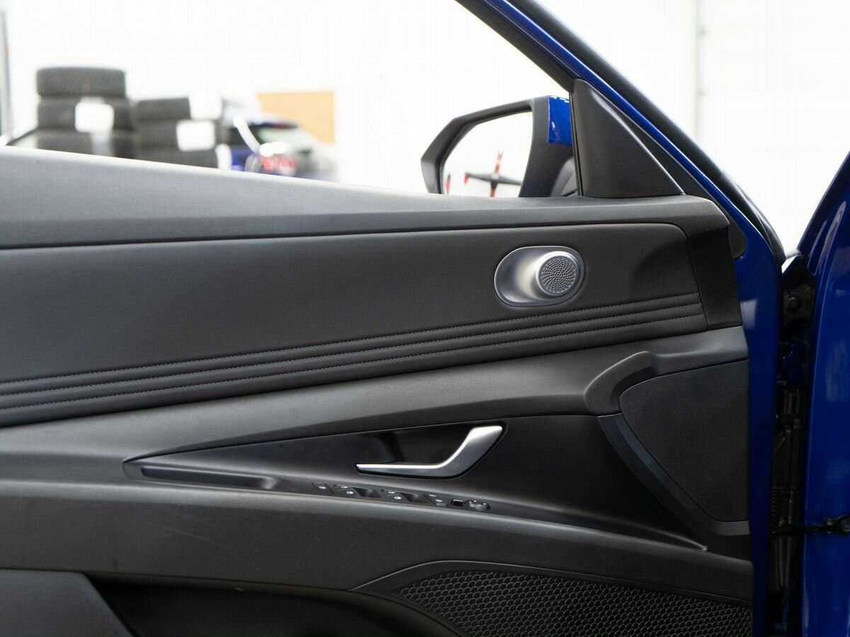 Hyundai Elantra с пробегом — 2021 год. Фото: #12