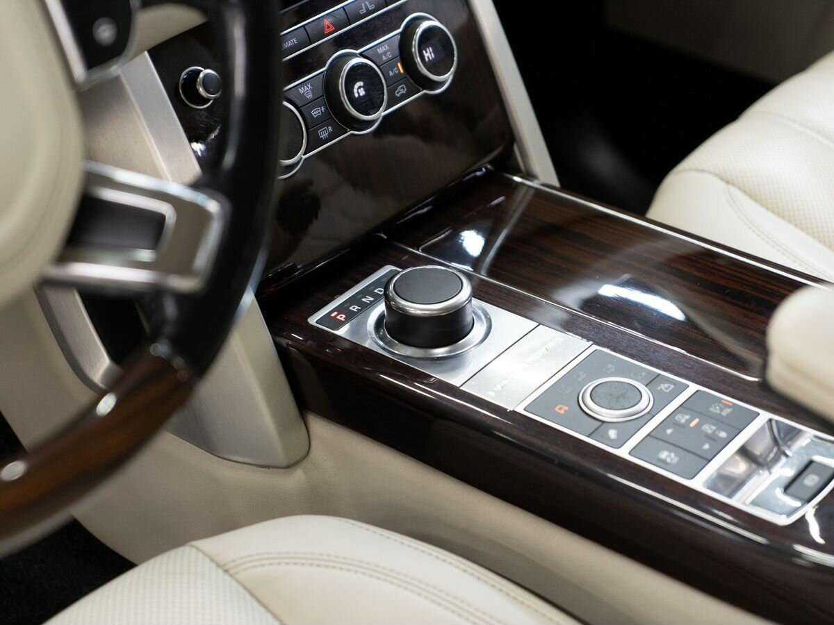 Land Rover Range Rover с пробегом — 2013 год. Фото: #12