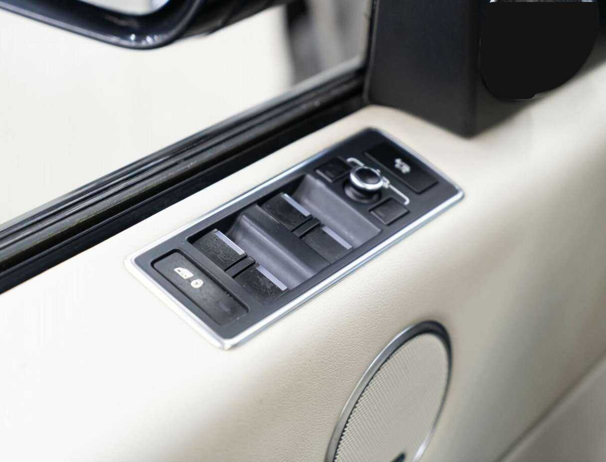 Land Rover Range Rover с пробегом — 2013 год. Фото: #15