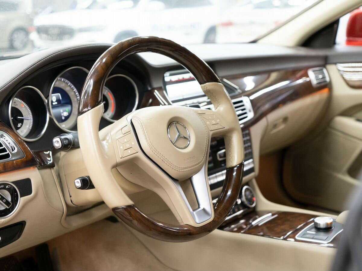 Mercedes-Benz CLS с пробегом — 2014 год. Фото: #4