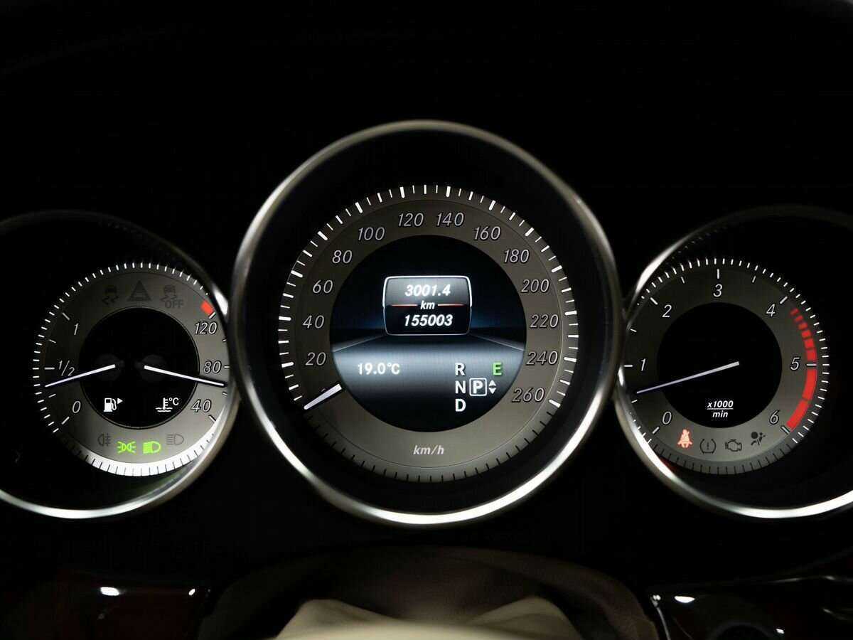 Mercedes-Benz CLS с пробегом — 2014 год. Фото: #12