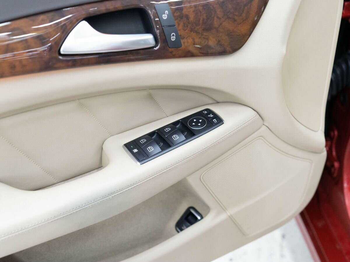 Mercedes-Benz CLS с пробегом — 2014 год. Фото: #14