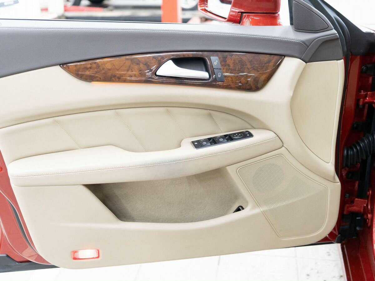 Mercedes-Benz CLS с пробегом — 2014 год. Фото: #15