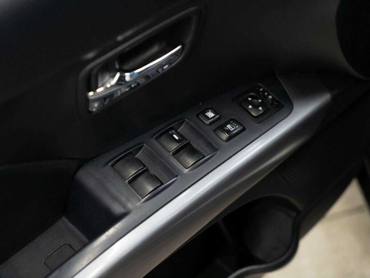 Mitsubishi Outlander с пробегом — 2007 год. Фото: #12