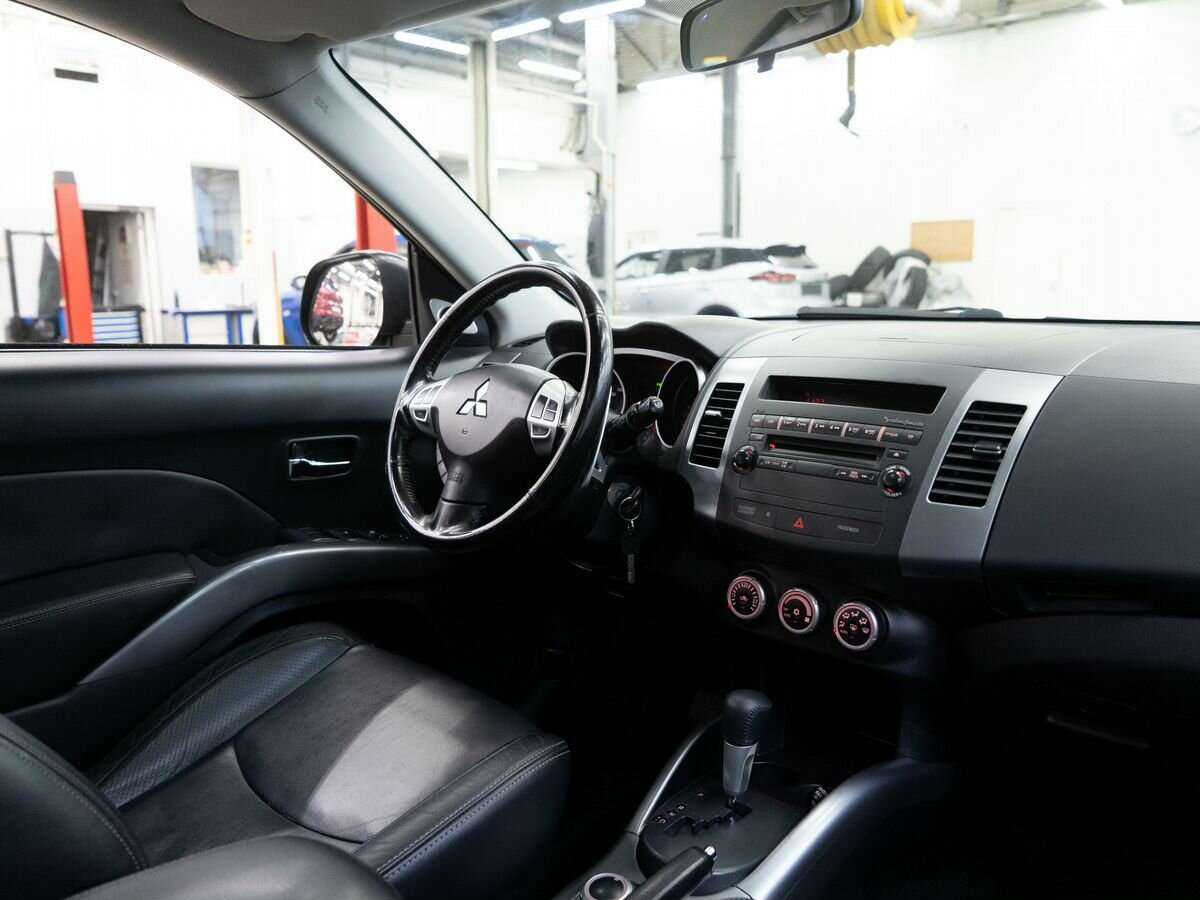 Mitsubishi Outlander с пробегом — 2007 год. Фото: #16
